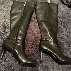 Elegant Black Leather Women's Boots